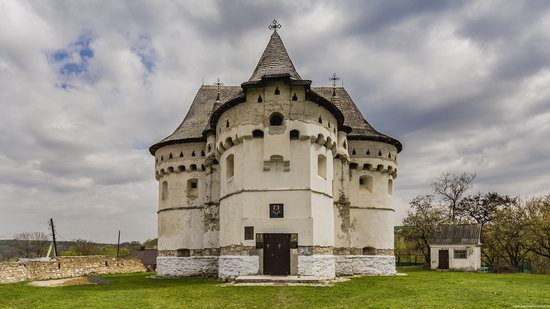 Holy Protection Fortress-Church, Sutkivtsi, Ukraine, photo 6