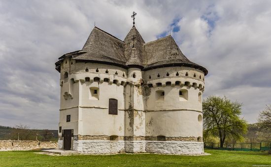 Holy Protection Fortress-Church, Sutkivtsi, Ukraine, photo 7