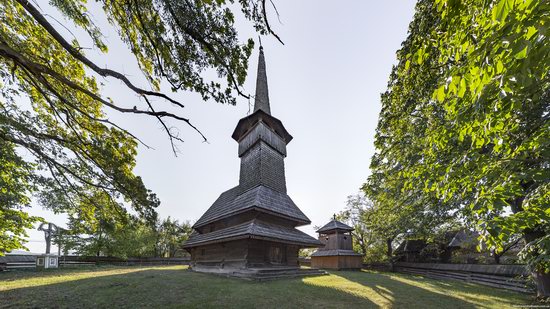 Church of the Dormition, Novoselytsya, Ukraine, photo 1