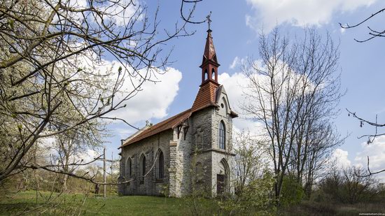 Catholic Church in Burdyakivtsi, Ternopil region, Ukraine, photo 1