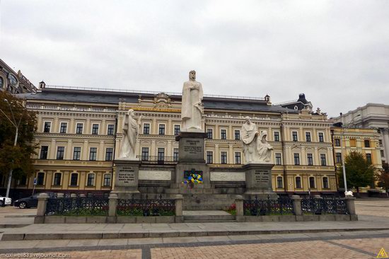 In the center of Kyiv, Ukraine, photo 3