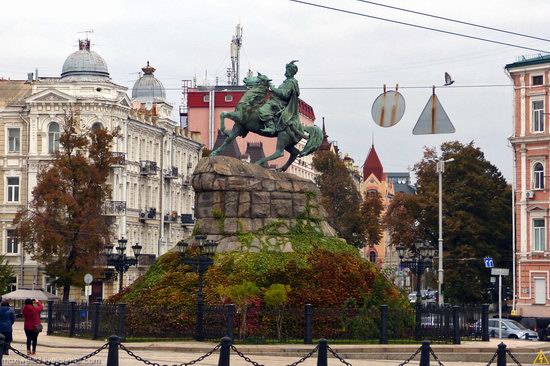 In the center of Kyiv, Ukraine, photo 9