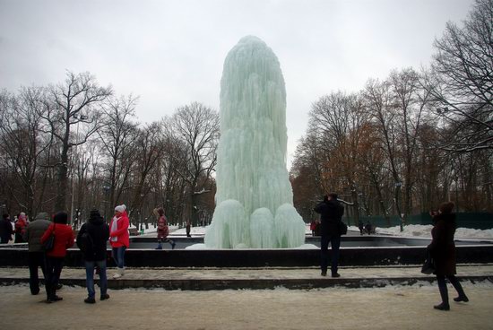 Frozen Fountain in Kharkiv, Ukraine, photo 10