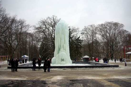 Frozen Fountain in Kharkiv, Ukraine, photo 4