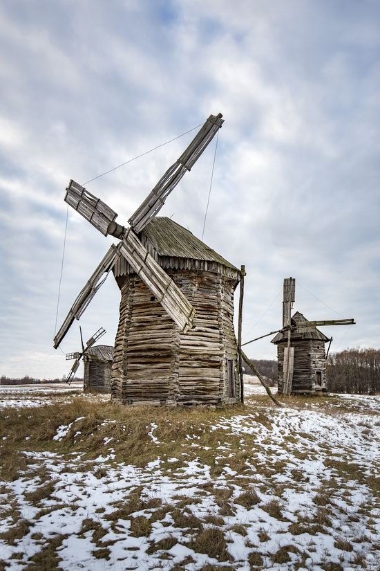 Windmills, Pyrohiv museum, Kyiv, Ukraine, photo 2