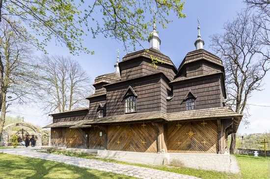 Wooden St. Nicholas Church, Sapohiv, Ukraine, photo 8