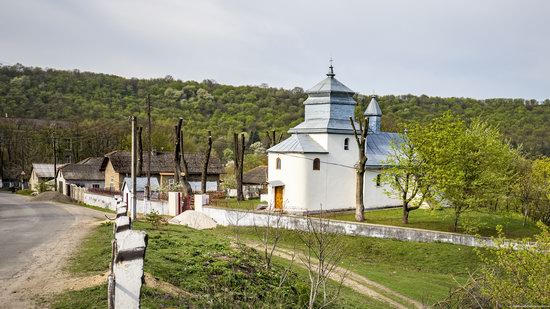 Defensive Church of St. George in Kasperivtsi, Ternopil region, Ukraine, photo 1