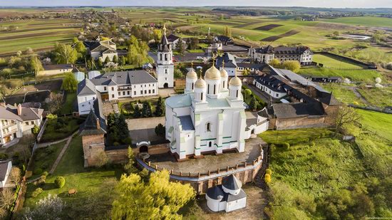 Uspenskyi Svyatohorskyi Convent in Zymne, Ukraine, photo 3