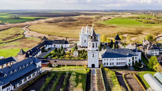 Uspenskyi Svyatohorskyi Convent in Zymne, Ukraine, photo 8