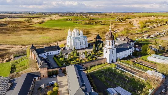 Uspenskyi Svyatohorskyi Convent in Zymne, Ukraine, photo 9