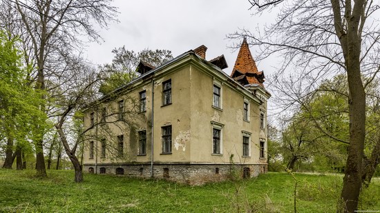 Abandoned villa in Nyzhankovychi, Lviv region, Ukraine, photo 10