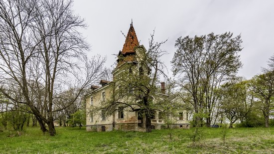 Abandoned villa in Nyzhankovychi, Lviv region, Ukraine, photo 14