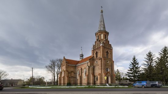 Catholic Church in Stoyaniv, Lviv region, Ukraine, photo 1