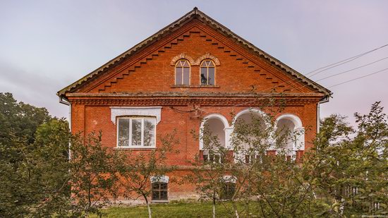 Palace of Kolonn-Chesnovsky in Bozhykivtsi, Ukraine, photo 11