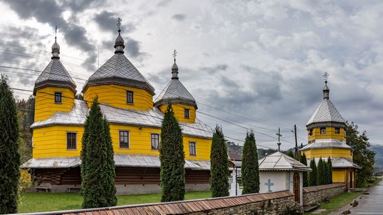 Assumption Church in Roztoky, Chernivtsi region, Ukraine, photo 2