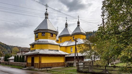 Assumption Church in Roztoky, Chernivtsi region, Ukraine, photo 4