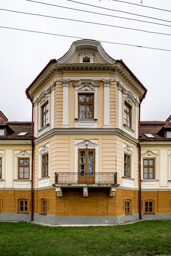 Brunicki Palace in Velykyi Lyubin, Lviv region, Ukraine, photo 13