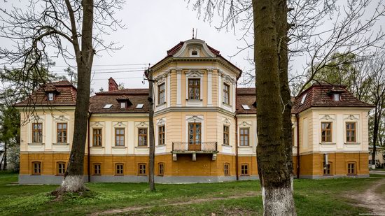 Brunicki Palace in Velykyi Lyubin, Lviv region, Ukraine, photo 5