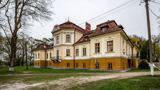 Brunicki Palace in Velykyi Lyubin, Lviv region, Ukraine, photo 6