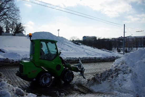 Spring in Kharkiv, Ukraine - after a heavy snowfall, photo 2