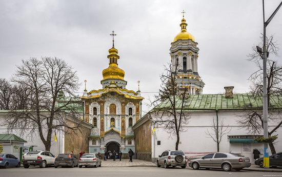 Gate Church of the Trinity in Kyiv, Ukraine, photo 1