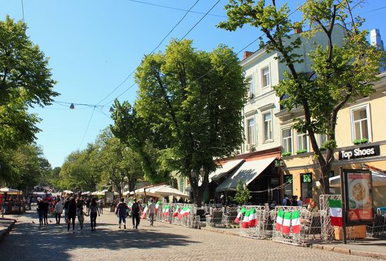 Walking around Odessa, Ukraine in May, photo 14