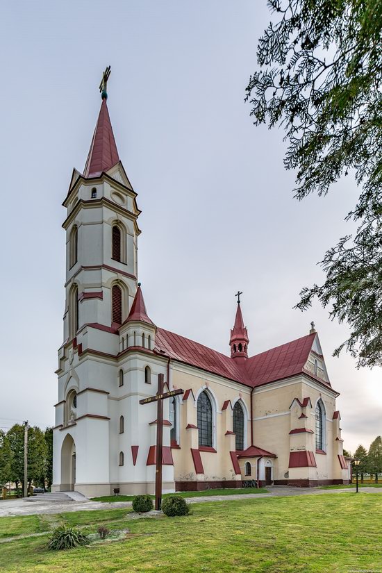 St. Joseph Catholic Church in Tshchenets, Ukraine, photo 4