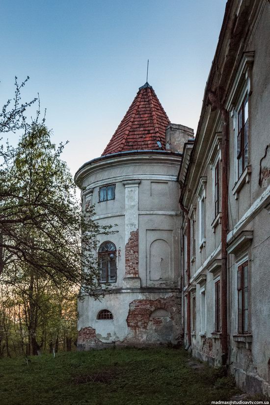 Strachocki Palace in Mostyska, Lviv region, Ukraine, photo 11