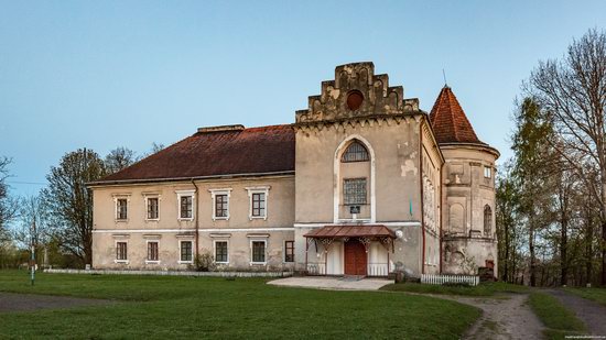 Strachocki Palace in Mostyska, Lviv region, Ukraine, photo 7