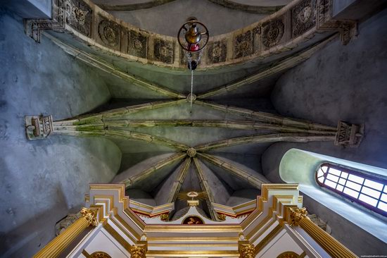 Defensive Roman Catholic Church in Bishche, Ukraine, photo 22