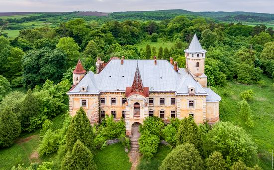 Abandoned Ray Mansion in Pryozerne, Ukraine, photo 1