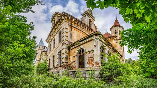 Abandoned Ray Mansion in Pryozerne, Ukraine, photo 10