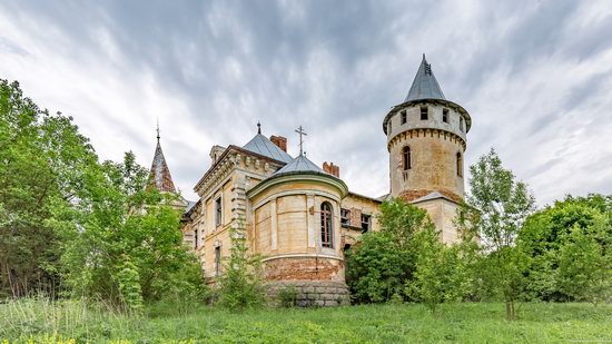 Abandoned Ray Mansion in Pryozerne, Ukraine, photo 12