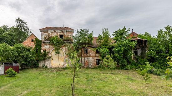 Abandoned Ray Mansion in Pryozerne, Ukraine, photo 5