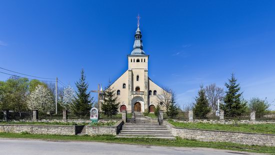 Catholic Church in Stari Petlykivtsi, Ukraine, photo 1