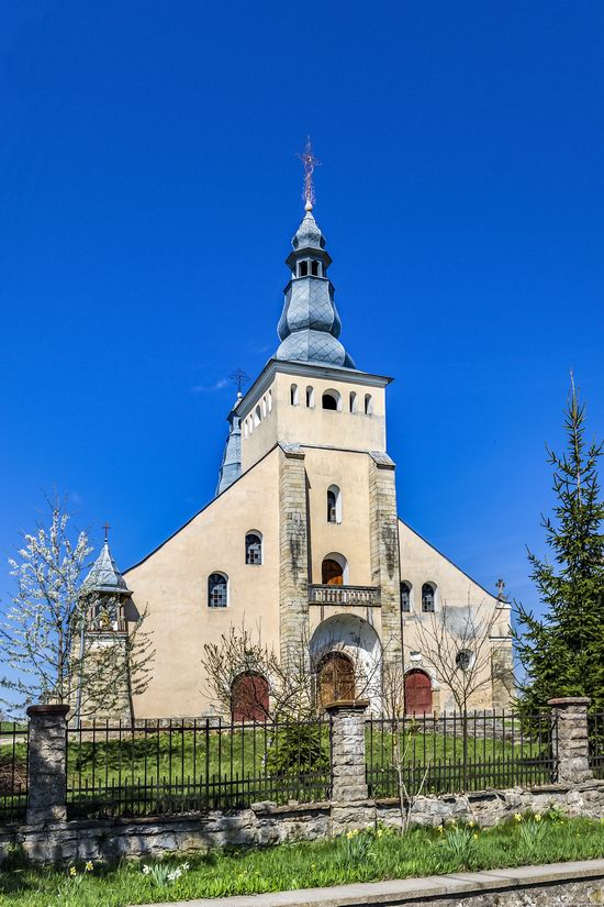 Catholic Church in Stari Petlykivtsi, Ukraine, photo 2