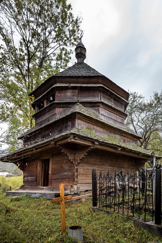 Ascension (Strukivska) Church in Yasinya, Ukraine, photo 11