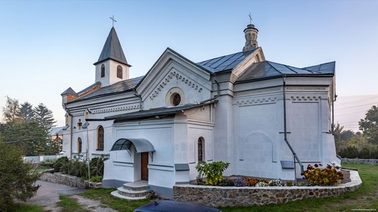 Catholic Church of St. Anna in Talne, Ukraine, photo 1