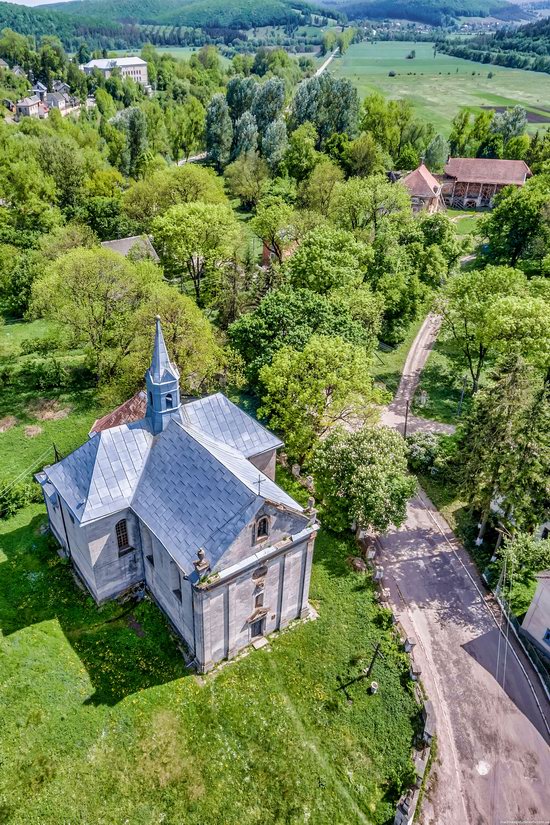 Catholic Church of the Holy Trinity in Pomoryany, Ukraine, photo 3