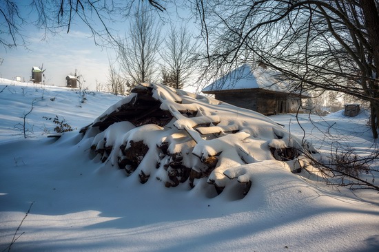 Snowy winter in the Pyrohiv Museum, Kyiv, Ukraine, photo 1