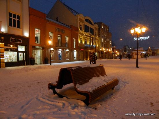 Snow-covered Streets of Uzhhorod, Ukraine, photo 1