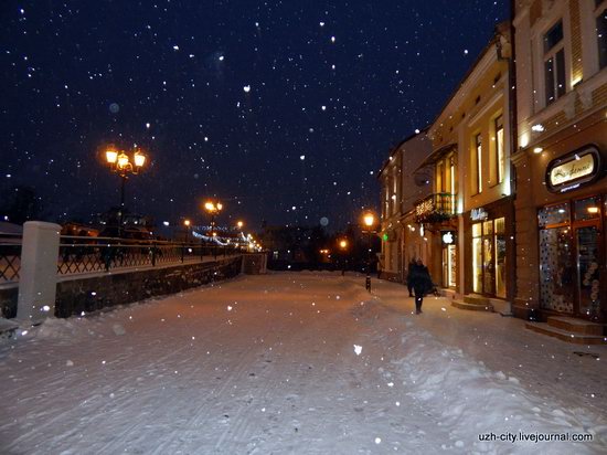 Snow-covered Streets of Uzhhorod, Ukraine, photo 12