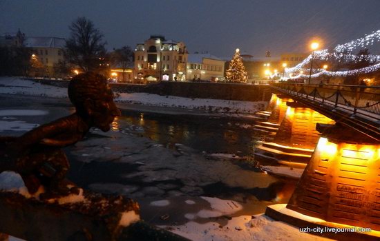 Snow-covered Streets of Uzhhorod, Ukraine, photo 15