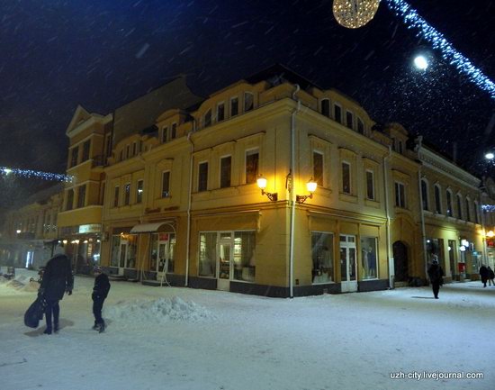 Snow-covered Streets of Uzhhorod, Ukraine, photo 18