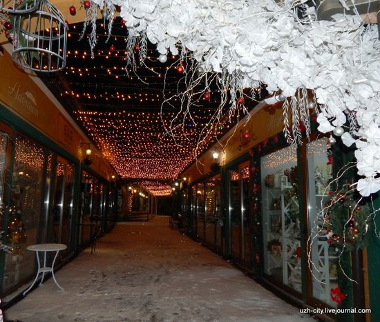 Snow-covered Streets of Uzhhorod, Ukraine, photo 21