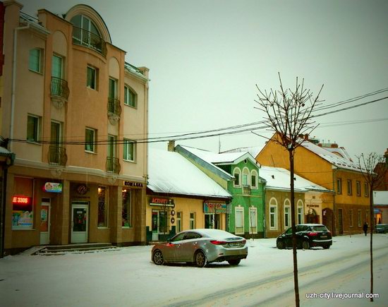 Snow-covered Streets of Uzhhorod, Ukraine, photo 3