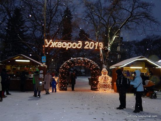 Snow-covered Streets of Uzhhorod, Ukraine, photo 6