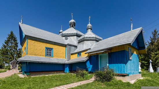 Church of St. Basil the Great in Muzhyliv, Ternopil region, Ukraine, photo 1