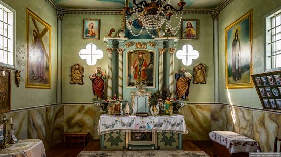 Church of St. Basil the Great in Muzhyliv, Ternopil region, Ukraine, photo 13