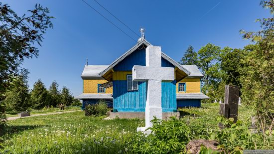 Church of St. Basil the Great in Muzhyliv, Ternopil region, Ukraine, photo 3